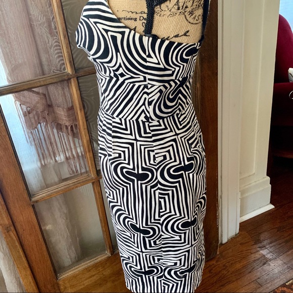 Trina Turk Dress Size 2 - Picture 13 of 16